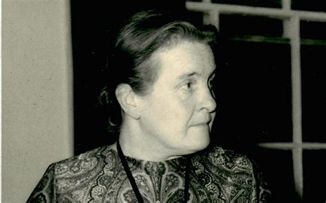 How to pronounce Elizabeth Anscombe .